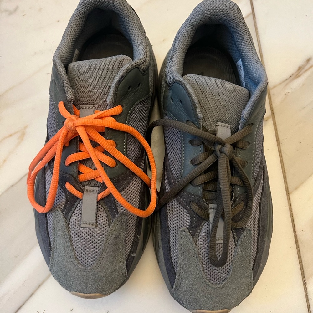 adidas Men's Yeezy Boost 700Sneakers Gray with Orange and Laces